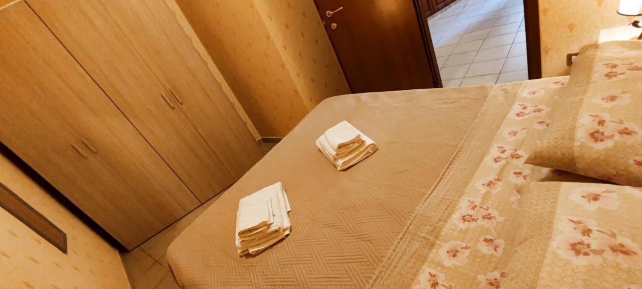 Casa Vacanza Dinastia Borbone - Centro Storico Neapol Zewnętrze zdjęcie