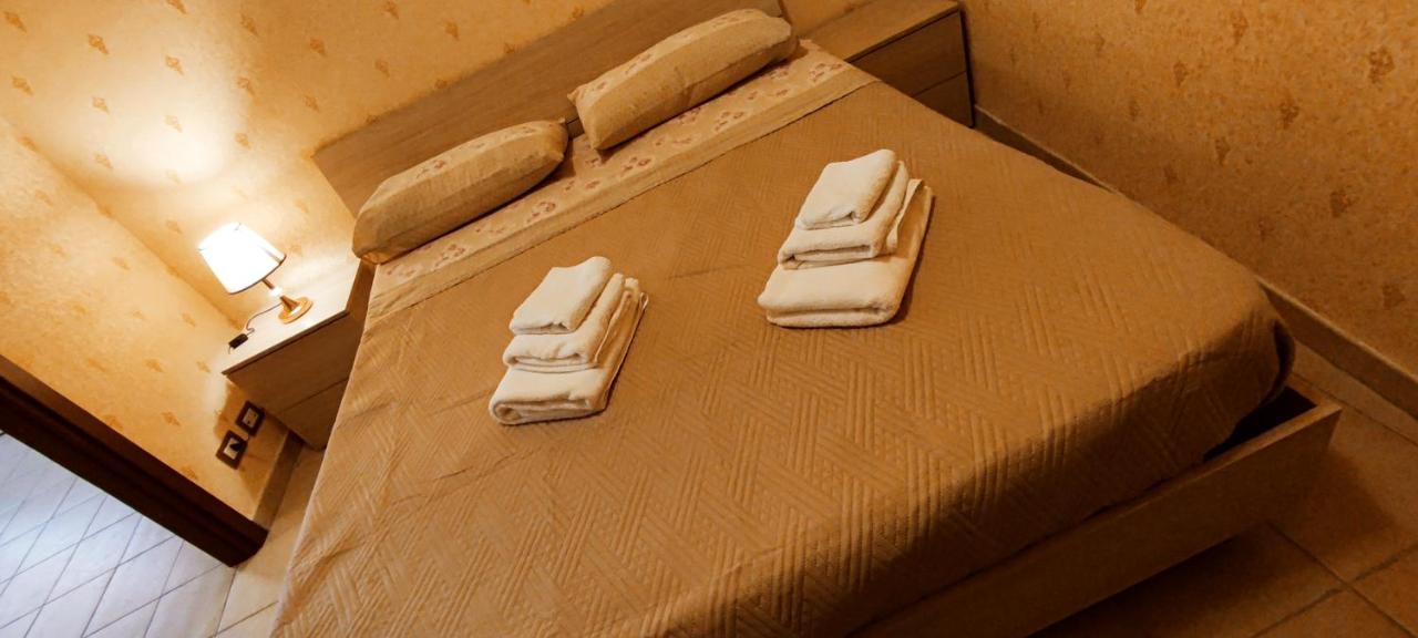 Casa Vacanza Dinastia Borbone - Centro Storico Neapol Zewnętrze zdjęcie